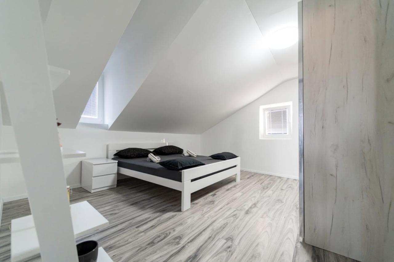 City Center Mayess Aparment 자다르 외부 사진